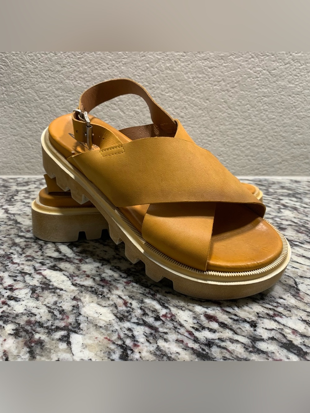 Miz Mooz Sandals Women 40 Pacific Leather Chunky Platform Flat Criss Cross Strap